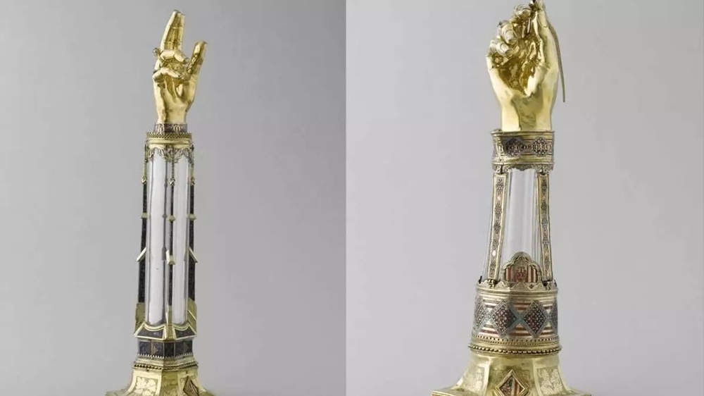 Los brazos relicarios de relicario de san Luis de Toulouse (i) y de san Lucas (d). GrandPalaisRmn (musée du Louvre) / Jean-Gilles Berizzi ( REGRESAMOS ) Los brazos relicarios de relicario de san Luis de Toulouse (i) y de san Lucas (d). GrandPalaisRmn (musée du Louvre) / Jean-Gilles Berizzi ( REGRESAMOS )